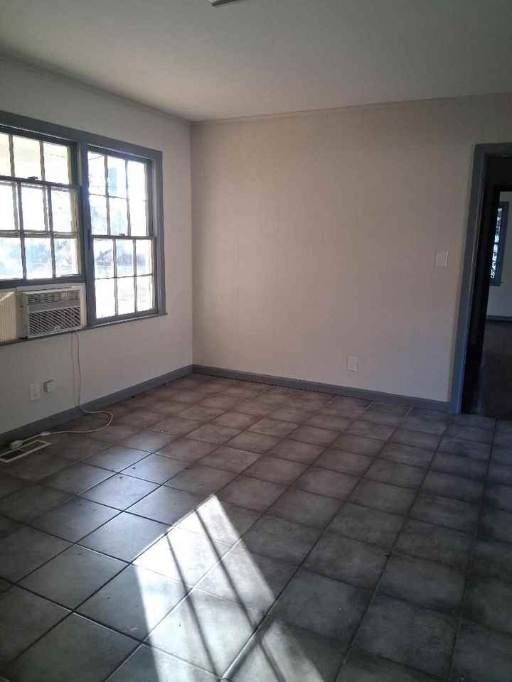 213 Rose Dr - Photo 4 of 9