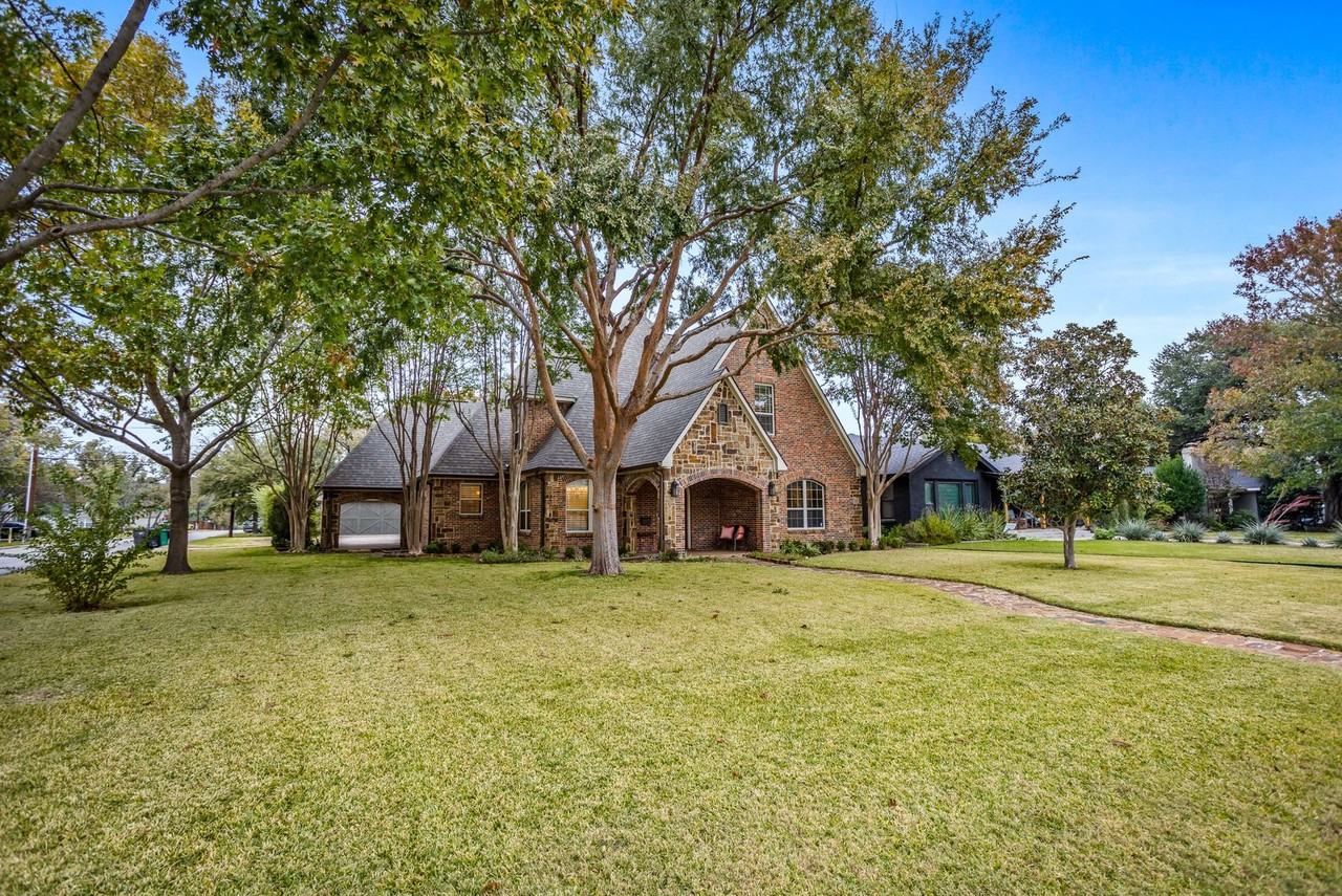3744 West Biddison Street - Photo 3 of 30