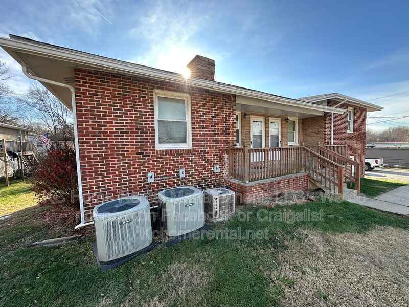 1114 E Myrtle St #A - Photo 2 of 31