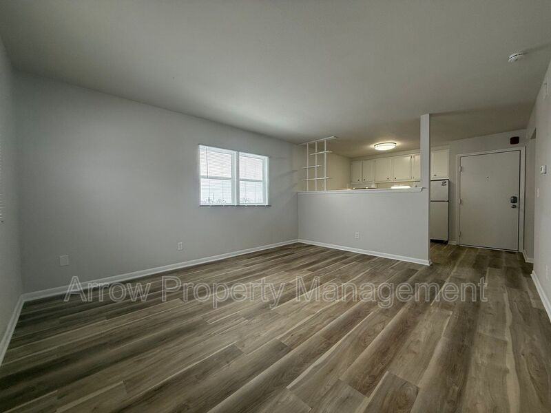 2206 K St - Photo 3 of 8