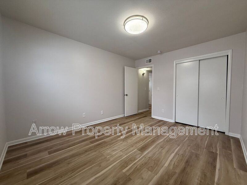 2206 K St - Photo 6 of 8