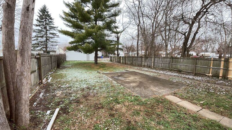 830 St. Clair Avenue - Photo 7 of 30