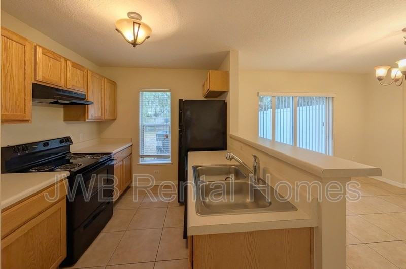 8255 Halls Hammock Court - Photo 4 of 19