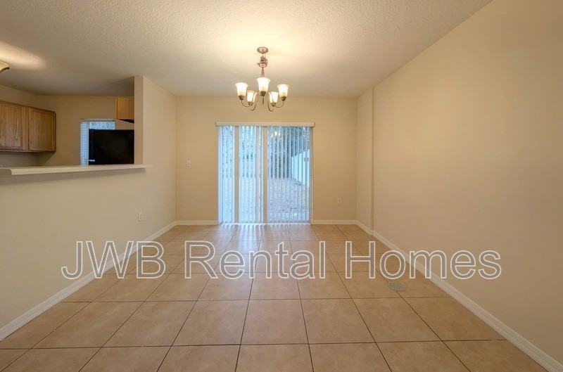 8255 Halls Hammock Court - Photo 5 of 19