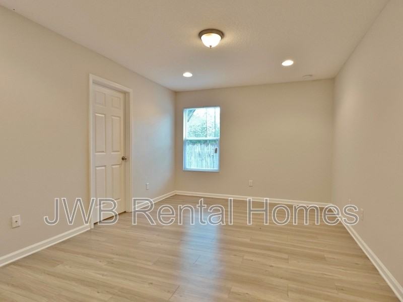 8740 Buttercup Street - Photo 6 of 9