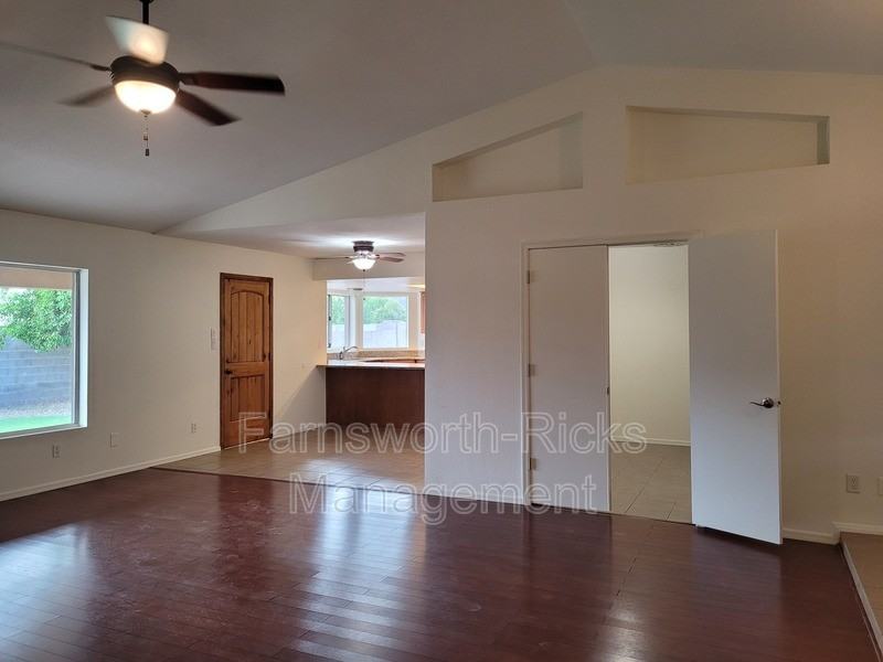 5407 E Catalina Ave - Photo 6 of 13