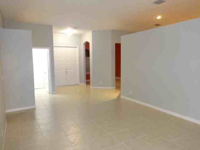 4426 NW 42nd Terrace - Photo 3 of 19