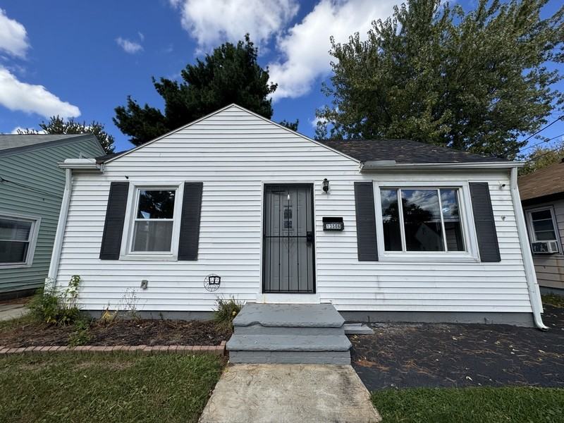 13506 Bennington Avenue - Photo 5 of 43