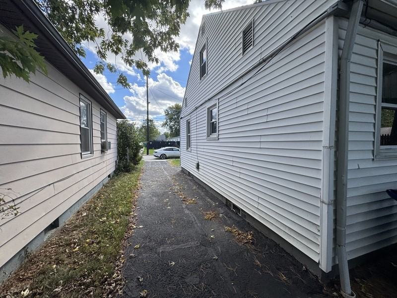 13506 Bennington Avenue - Photo 7 of 43