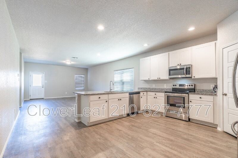 7415 Marina Del Rey - Photo 6 of 32