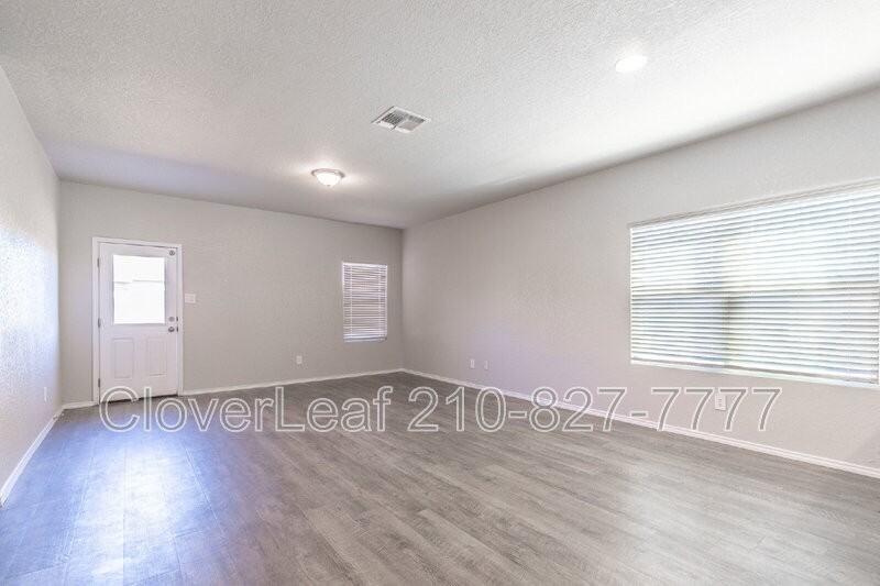 7415 Marina Del Rey - Photo 7 of 32