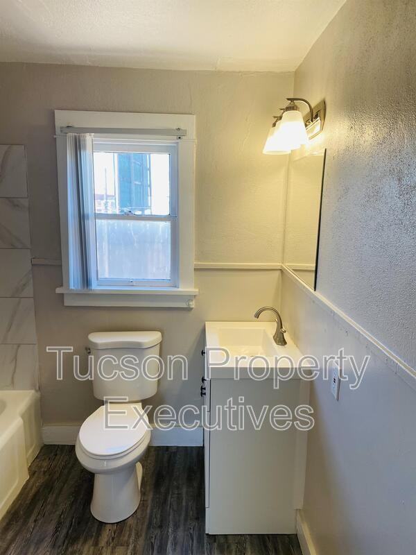 2632 N Stone Ave - Photo 6 of 23