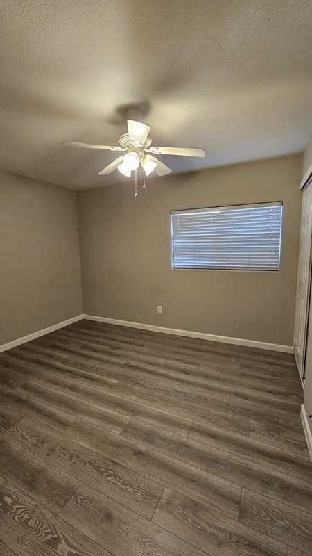 711 S Roca St - Photo 5 of 26