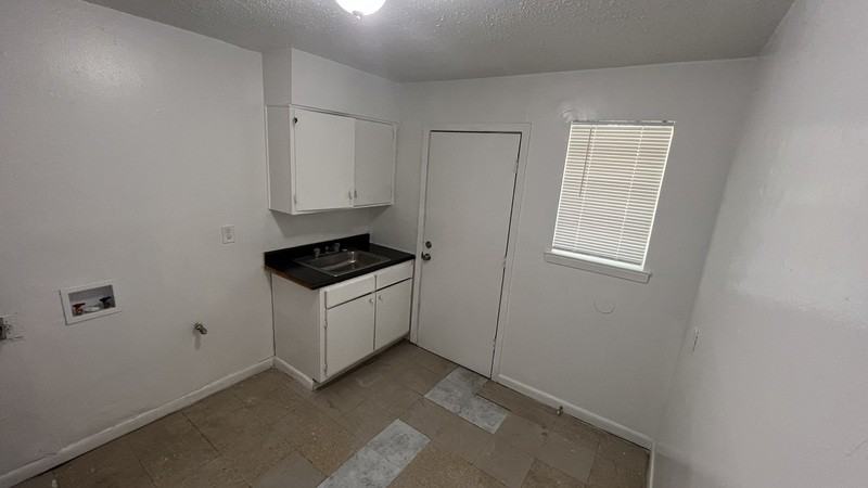 797 Richmond Ave #4 - Photo 6 of 9