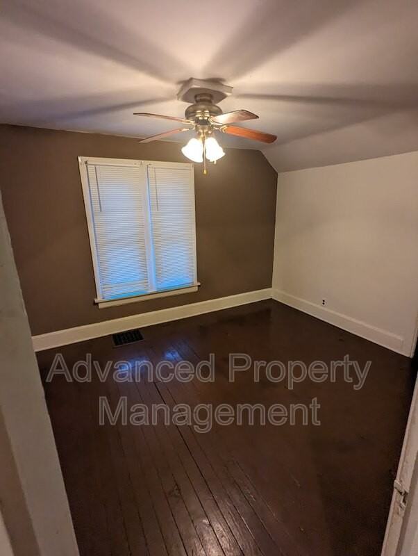 1024 Hagerer St - Photo 4 of 10