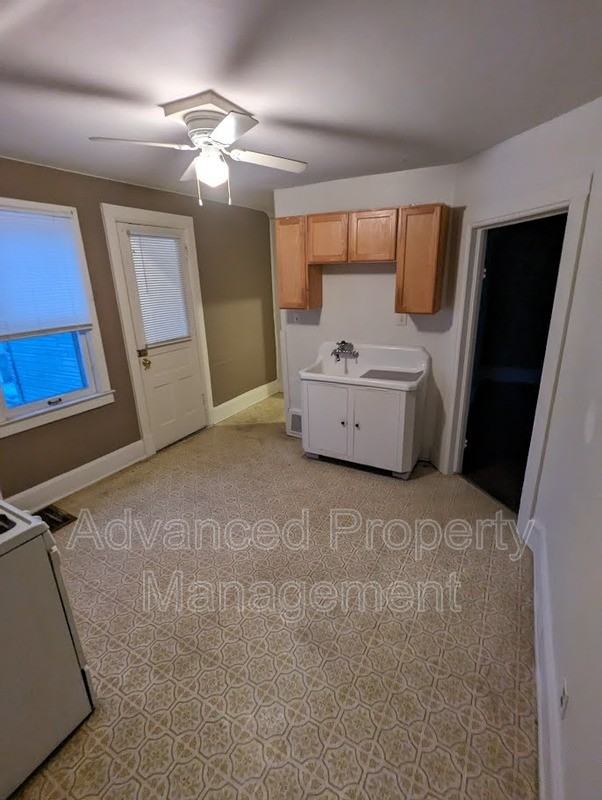 1024 Hagerer St - Photo 7 of 10