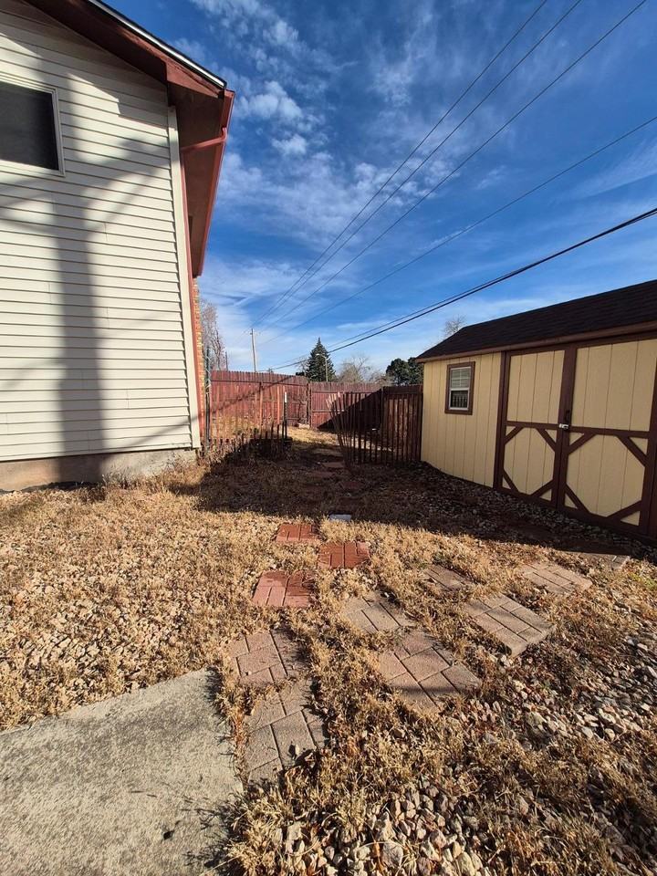 1004 Wynkoop Dr - Photo 4 of 31