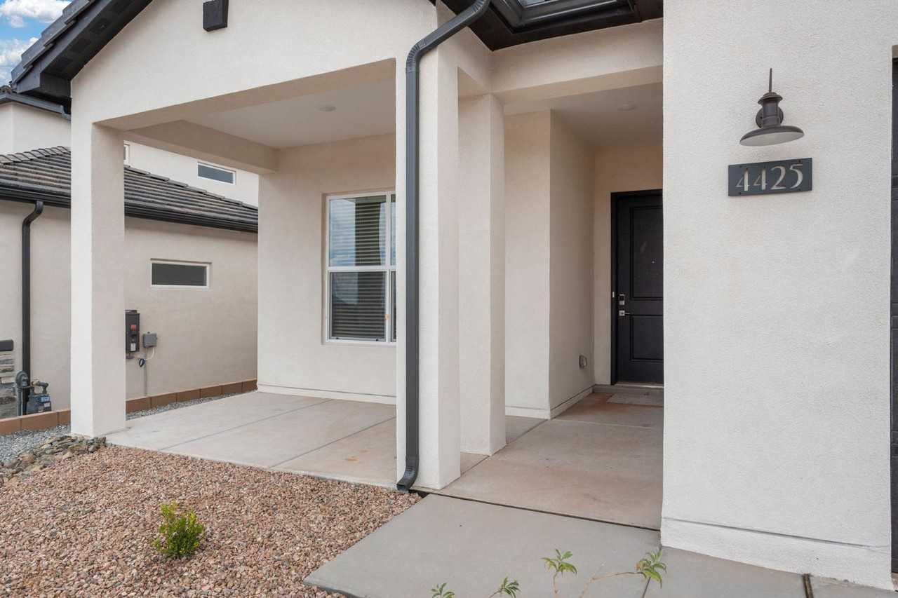 4425 George Loop Ne - Photo 2 of 29