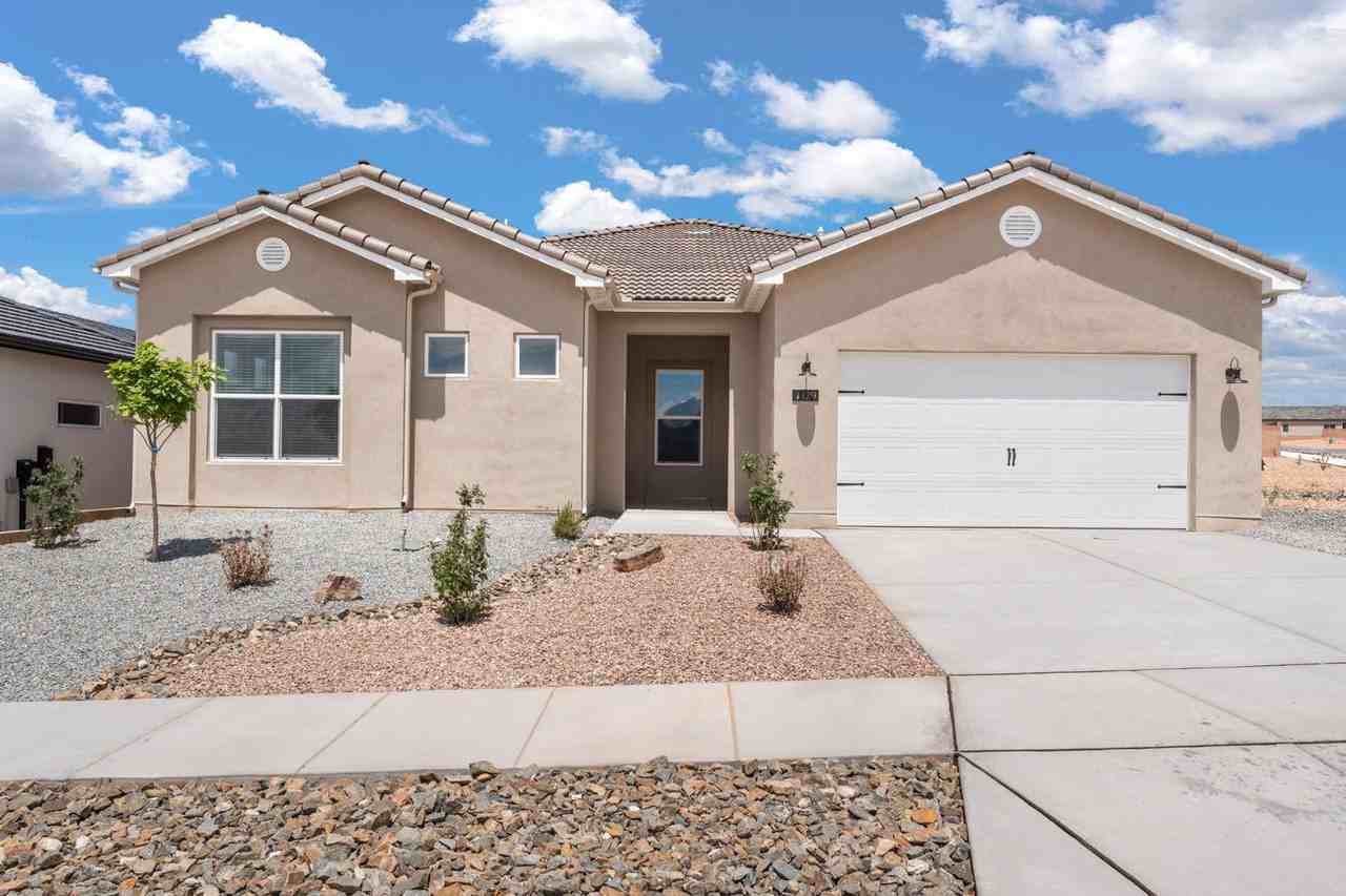 4429 George Loop Ne - Photo 2 of 34