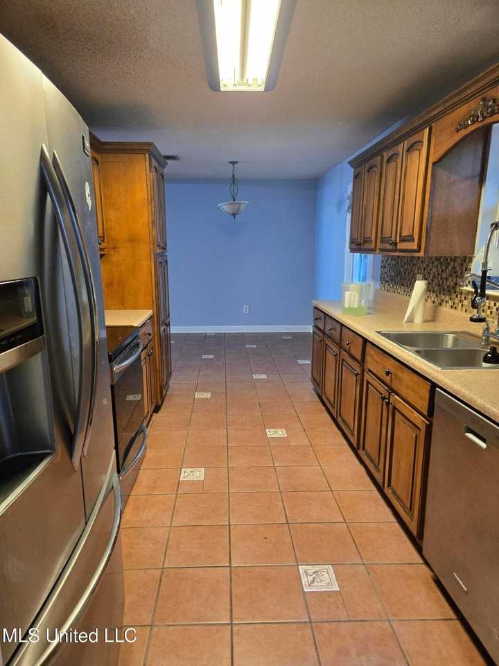 2717 Honduras Drive - Photo 7 of 23