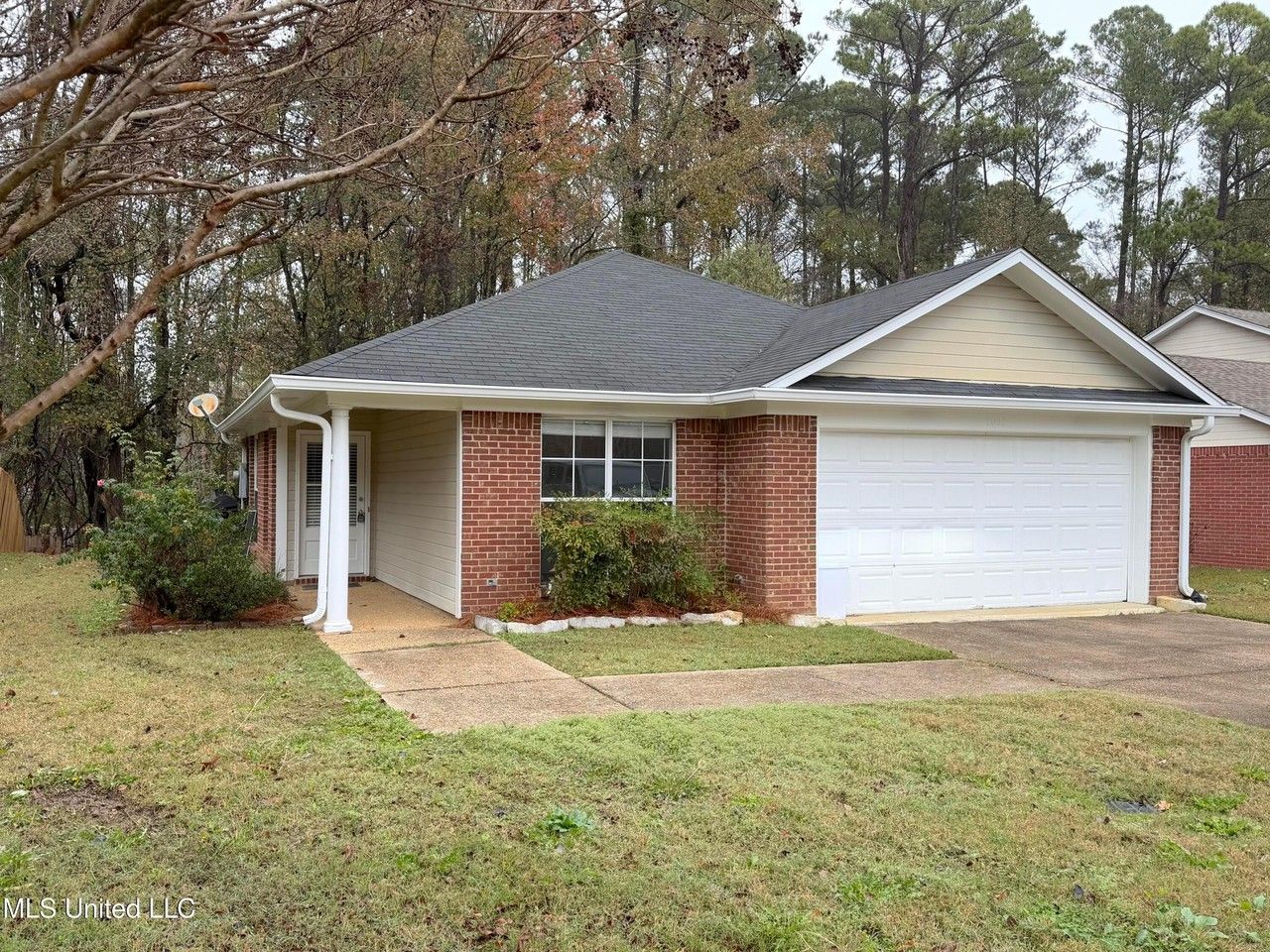 1002 Brashears Point - Photo 2 of 23
