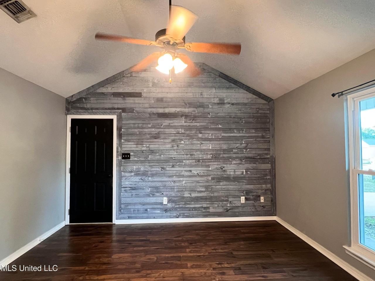 13403 Libby Ln - Photo 2 of 19