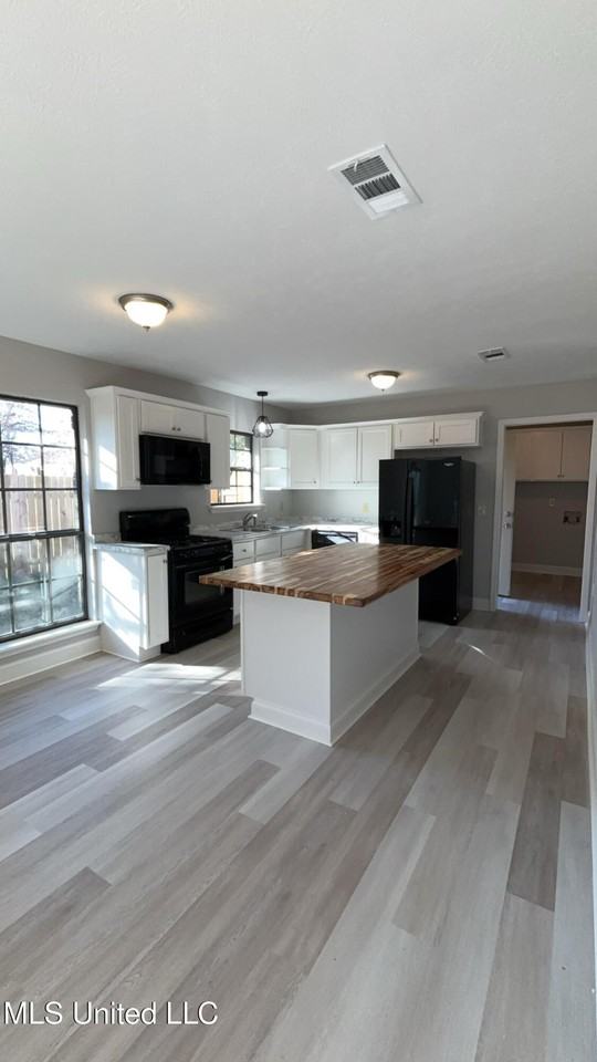 924 S College St - Photo 3 of 18