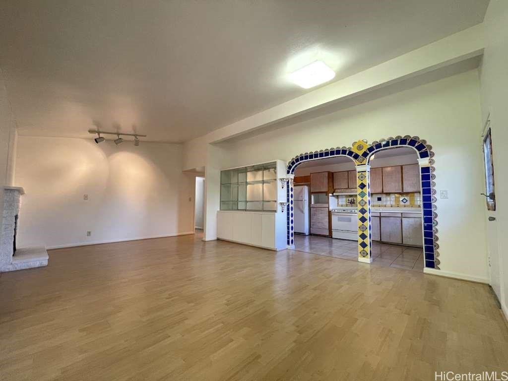 2601 California Avenue - Photo 2 of 16