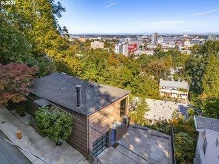 1515 Southwest Upper Hall Street - Photo 2 of 46