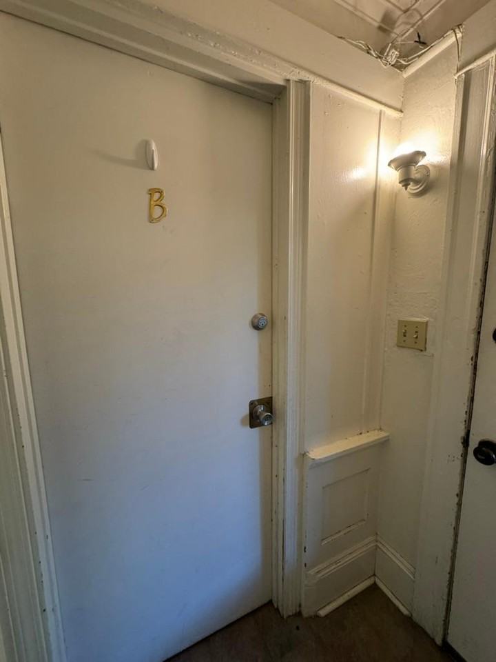 2404 Northeast Multnomah Street #B - Photo 3 of 19