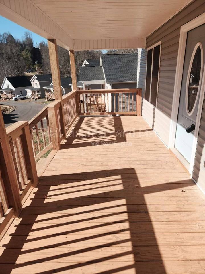 177 Quinn Hill Lane - Photo 3 of 10