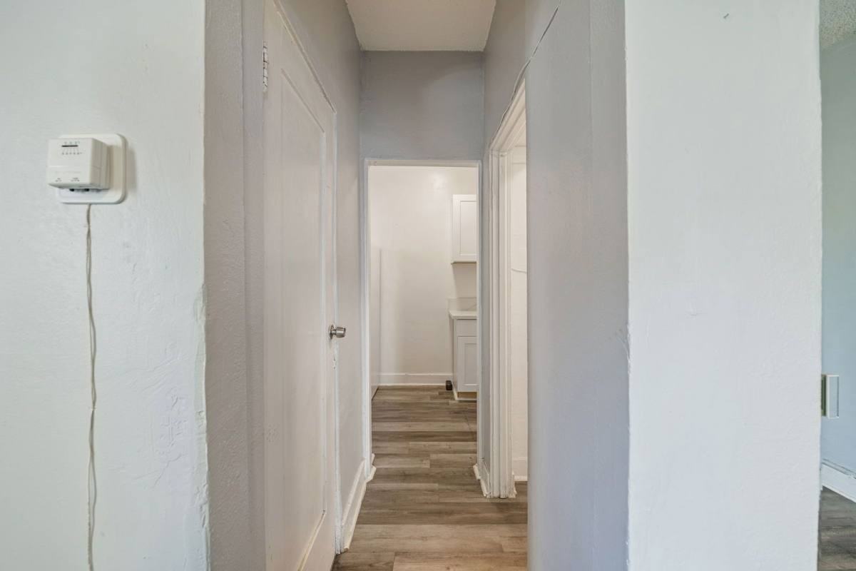 849 S Kenmore Ave - Photo 5 of 10