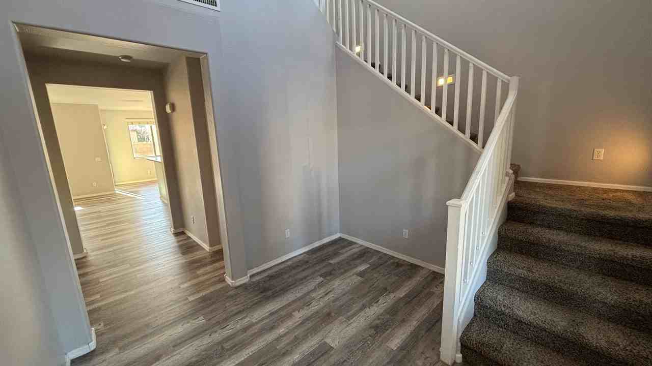 14719 W Poinsettia Dr - Photo 3 of 23