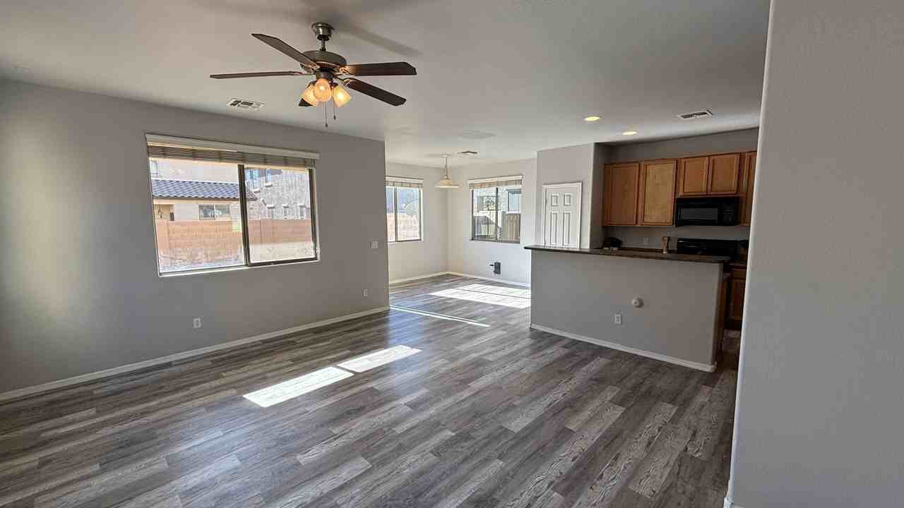 14719 W Poinsettia Dr - Photo 6 of 23