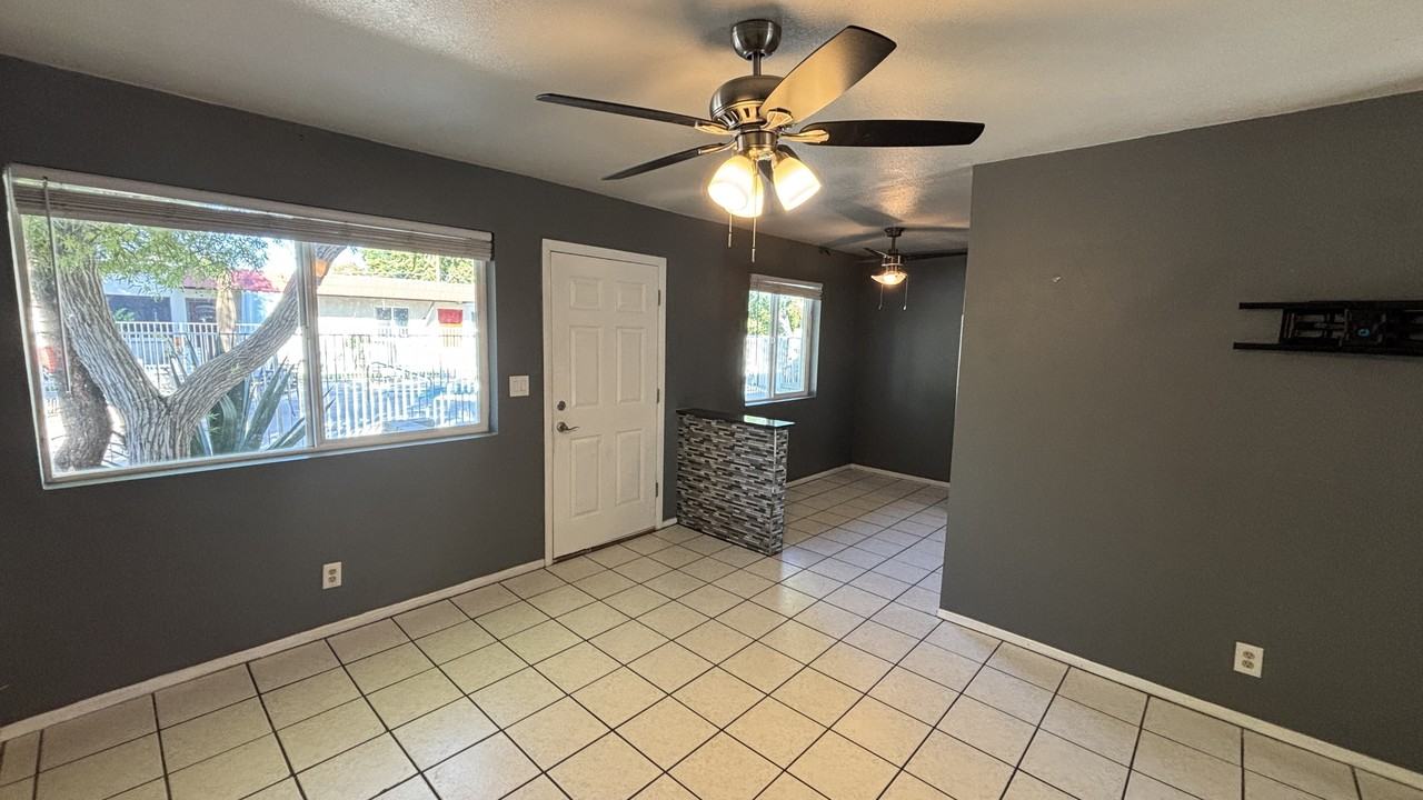 3626 N 37Th St - Photo 3 of 15