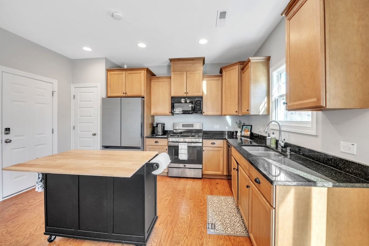 1505 Tawny View Ln - Photo 4 of 15