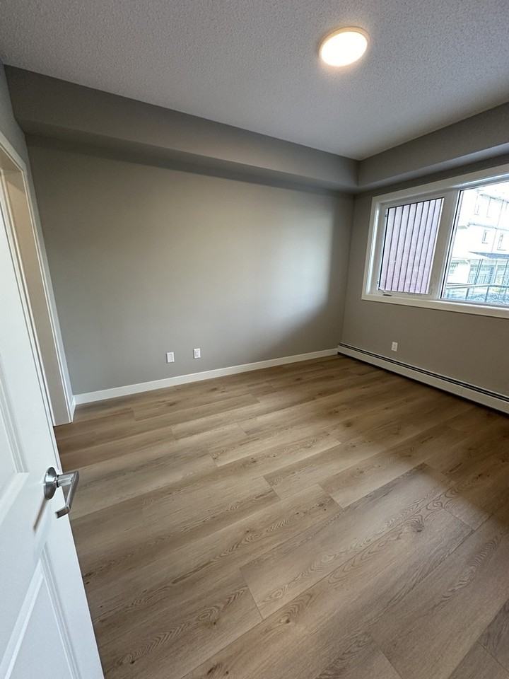 140 Avenue NW - Photo 5 of 11