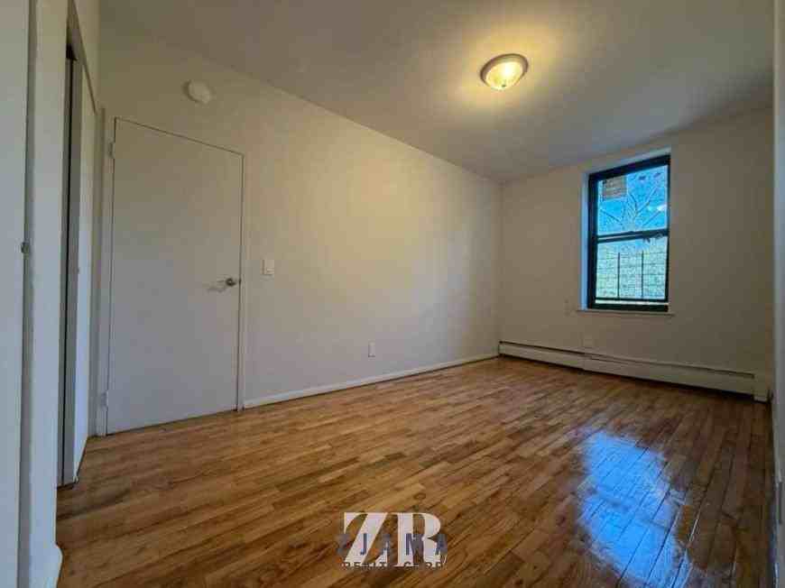 148 Parkside Ave - Photo 3 of 7