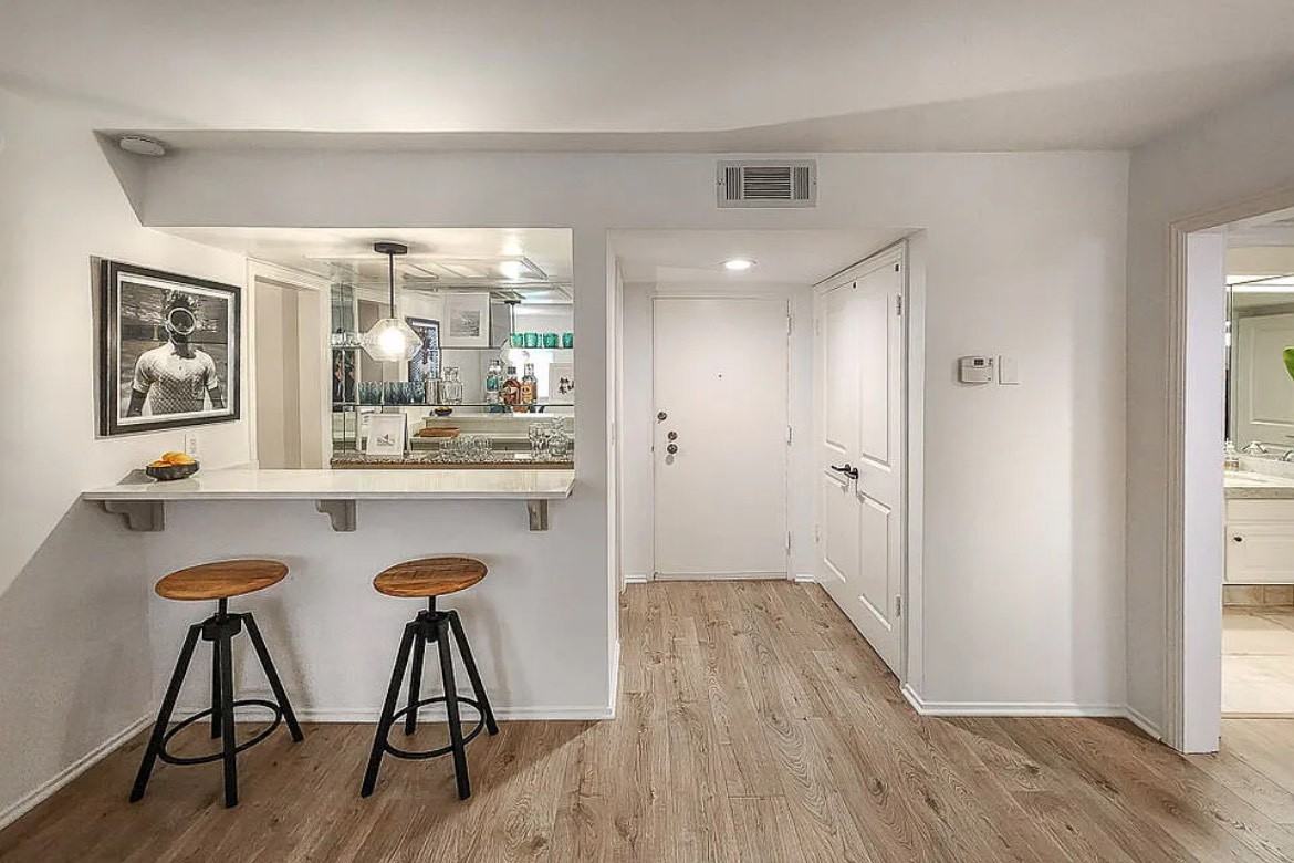 1203 N Sweetzer Ave - Photo 3 of 16