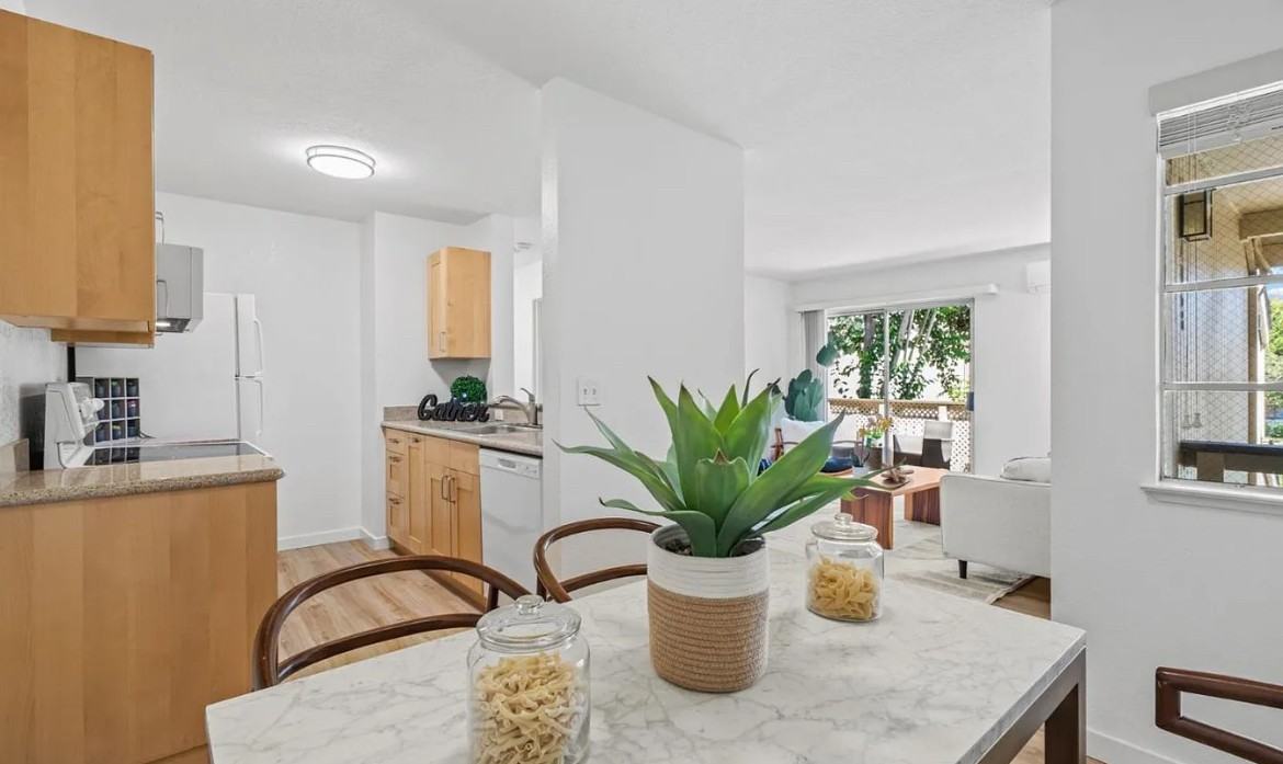 4068 Abbey Ter - Photo 5 of 12