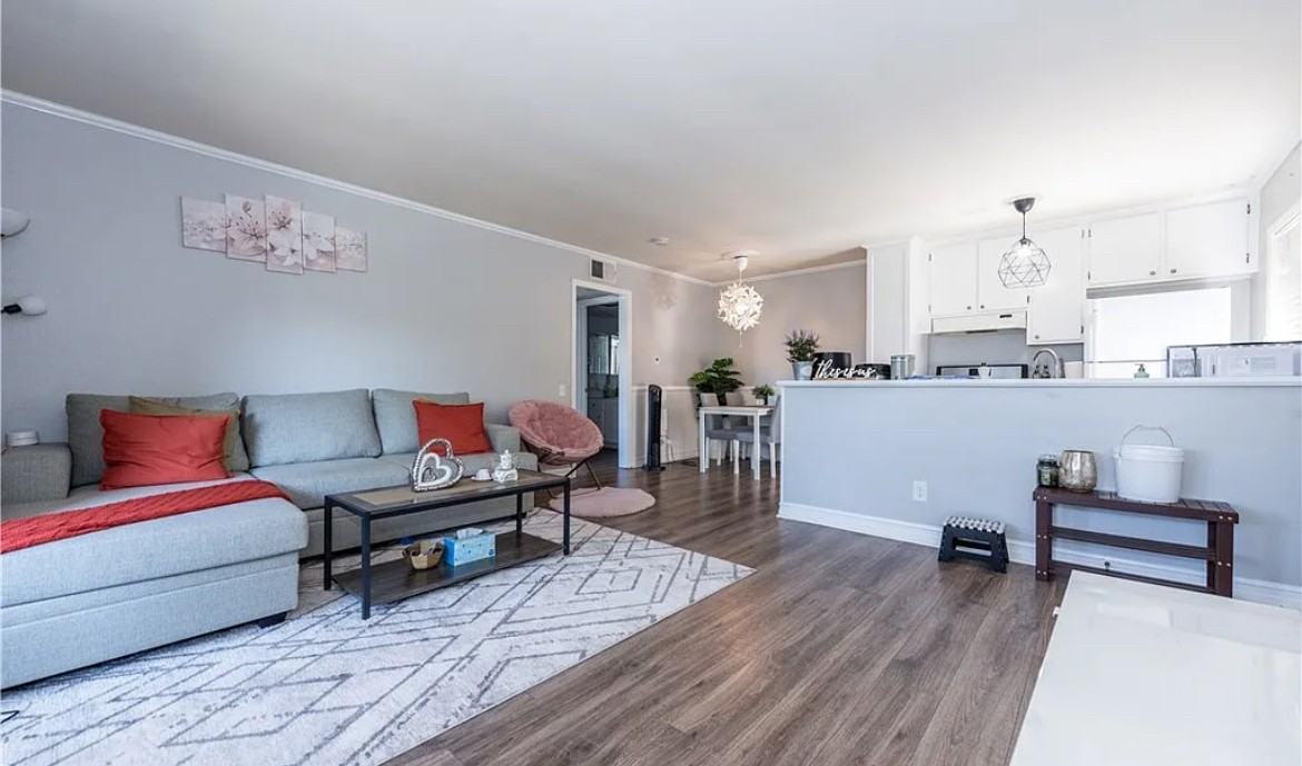 2861 S Fairview St - Photo 4 of 10