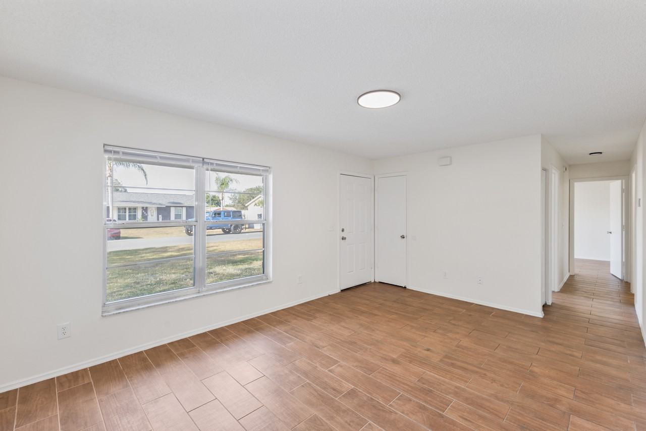 1238 Padgett Cir - Photo 4 of 16