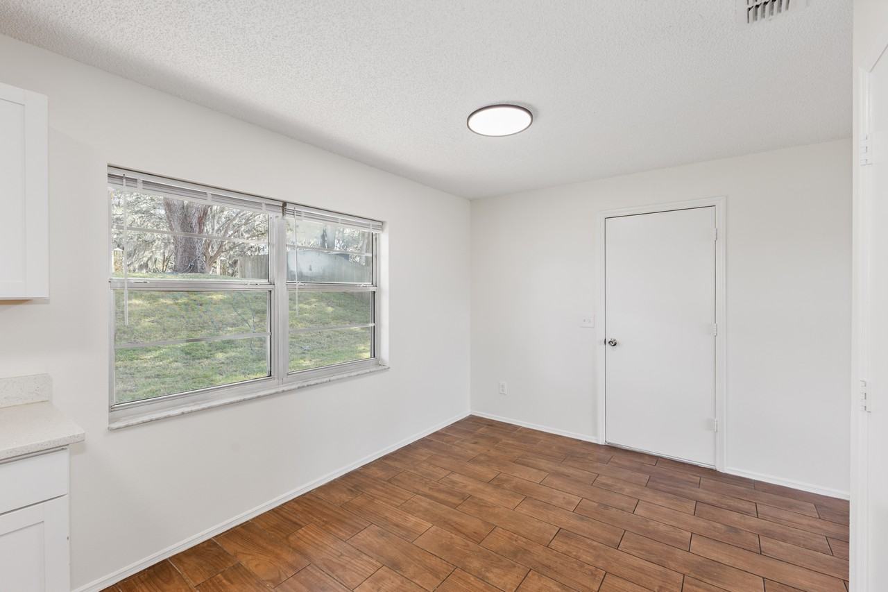 1238 Padgett Cir - Photo 7 of 16