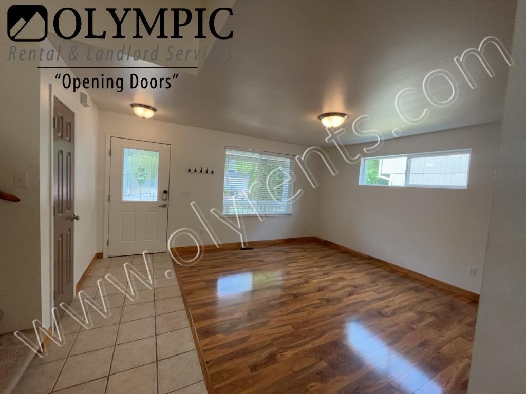 15782 Yelm Terra Way Southeast - Photo 3 of 29