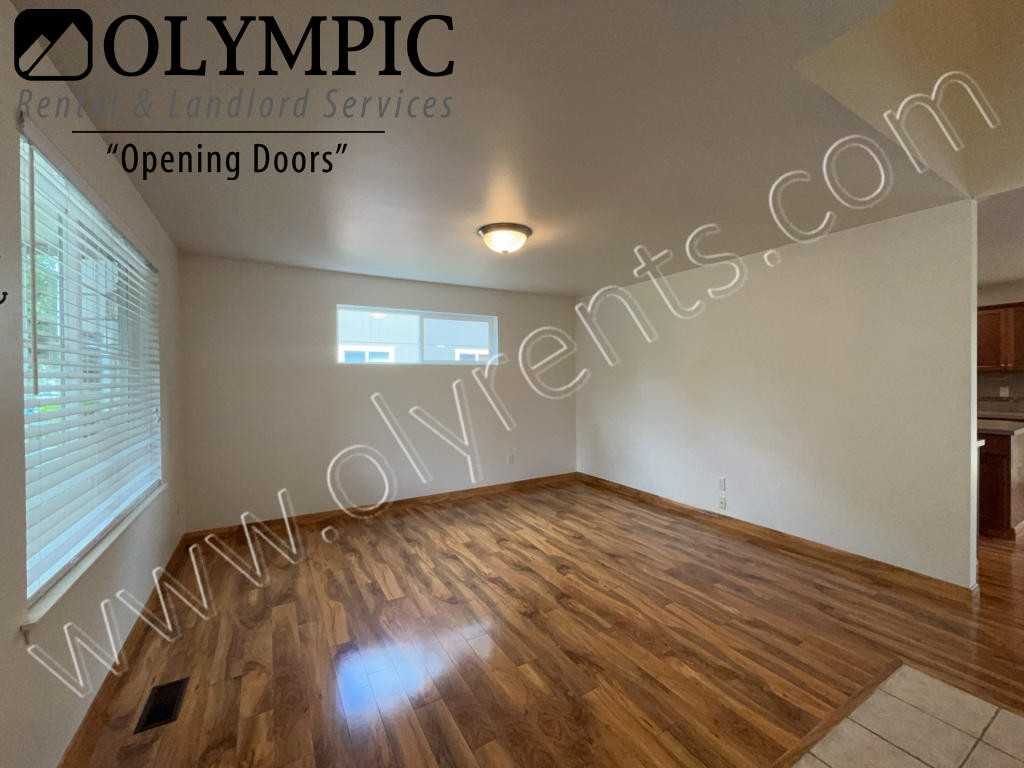 15782 Yelm Terra Way Southeast - Photo 4 of 29