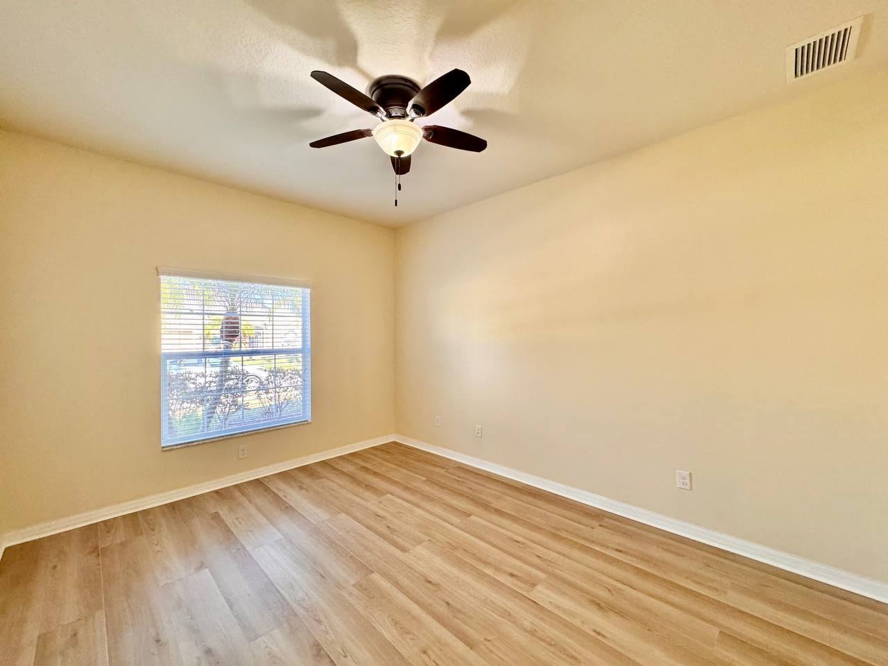 610 15th Avenue - Photo 5 of 36