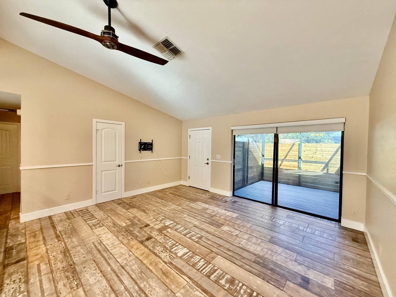 23331 Club Villas Dr - Photo 5 of 34