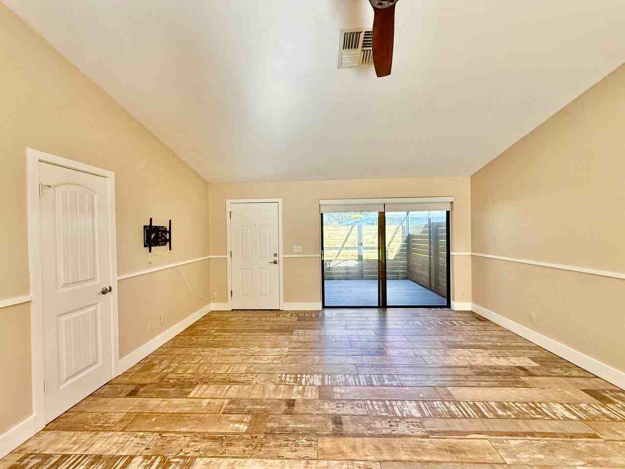 23331 Club Villas Dr - Photo 6 of 34