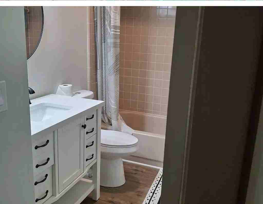 2902 East 5th Street - Photo 4 of 10