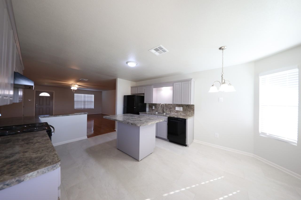 4304 Janelle Drive - Photo 4 of 20